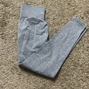 Grey seamless scrunch NVGTN leggings. Size medium
